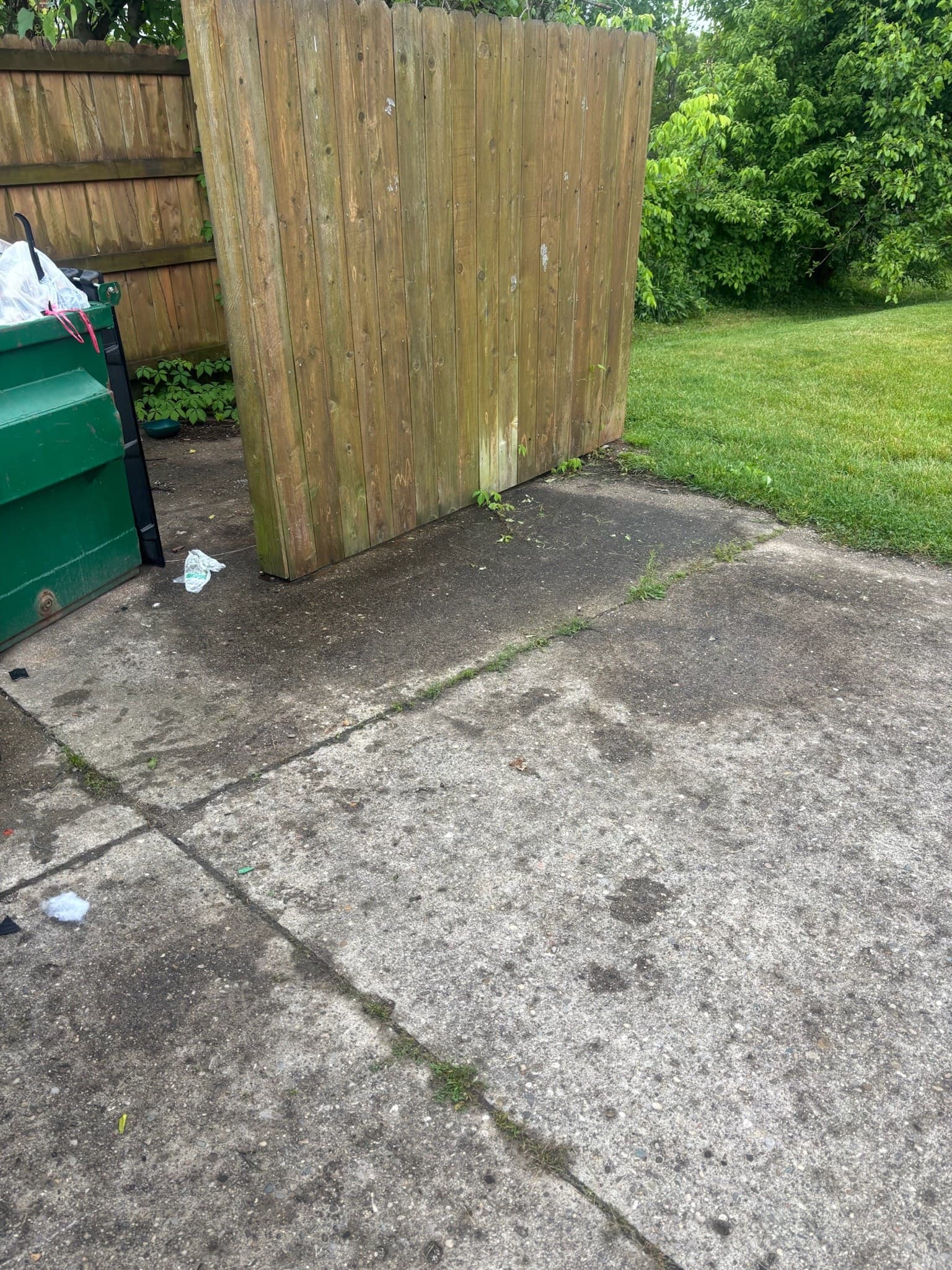 Apartment fence area cleared after furniture removal